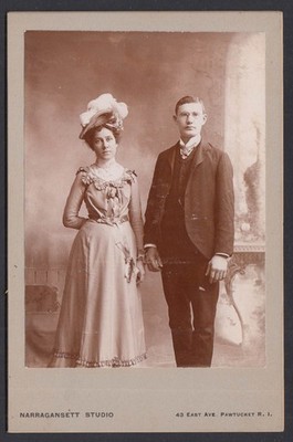Unidentified wife & husband cabinet portrait Narragansett Studio Pawtucket RI