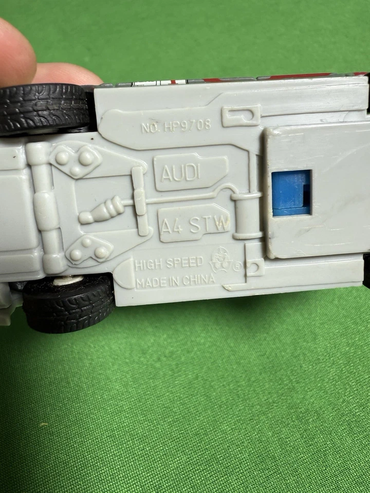 Высокоскоростной Audi A4 STW, масштаб 1:43 литой 9708 серебро РЕДКИЙ - Изображение 3 из 4