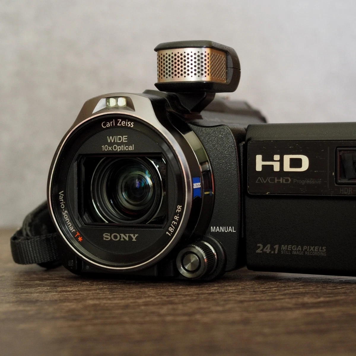 Sony Handycam 10-19x Optical Zoom Camcorders with Built - in