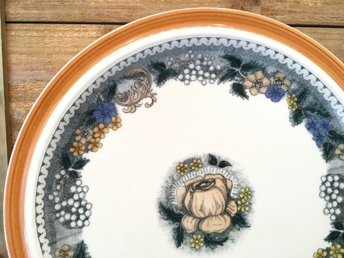 Goebel Burgund 10-1/4” Dinner Plates Bavaria W. Germany Set of 2 - Picture 2 of 6