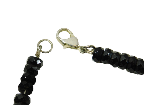 Collar cerca piquete cuentas piedra calcedonia rosa y rodonita negra - Imagen 6 de 6