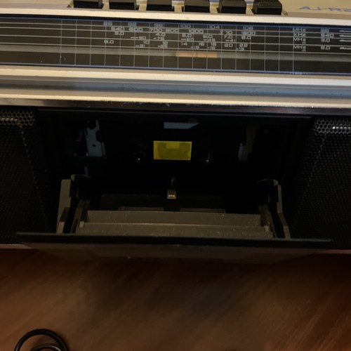 Vintage Akai AJ-R205 Boombox 4-Band AM/FM/SW Stereo Radio Cassette Recorder - 第 5/19 張圖片