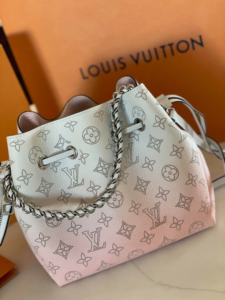 Louis Vuitton - Authenticated Mahina Handbag - Leather White for Women, Very Good Condition