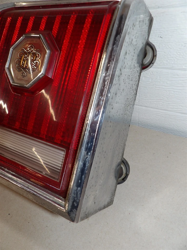 RH PASSENGER SIDE TAILLIGHT LAMP ASSEMBLY PONTIAC GRAND PRIX 1977 CHROME OEM - Image 4 of 4