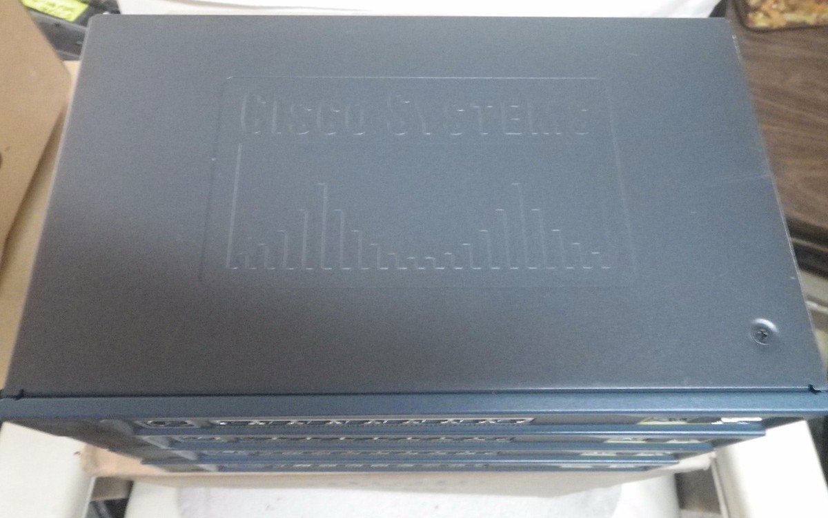 Cisco Catalyst WS-C2960-8TC-L Ethernet Switch - 15.0 IOS, 3-Year Warranty, Used