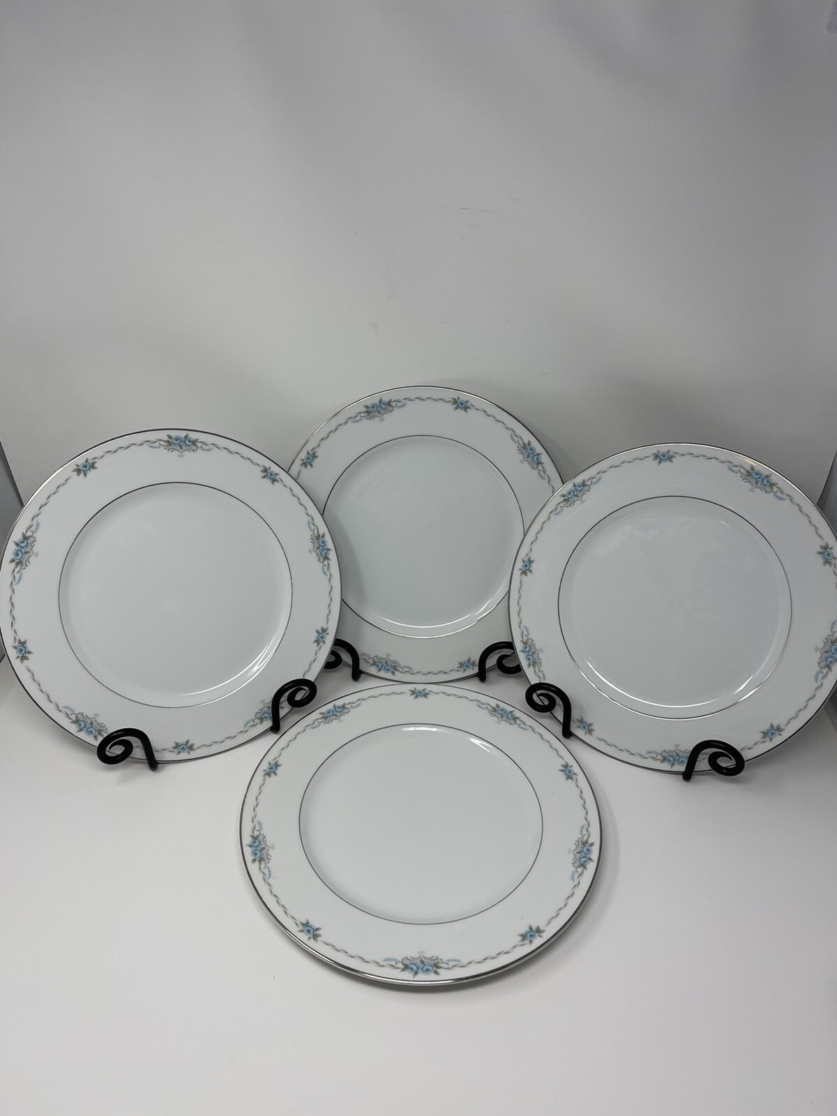 Style House Fine China "Corsage" Japan Dinner Plates 10 1/2 Inch