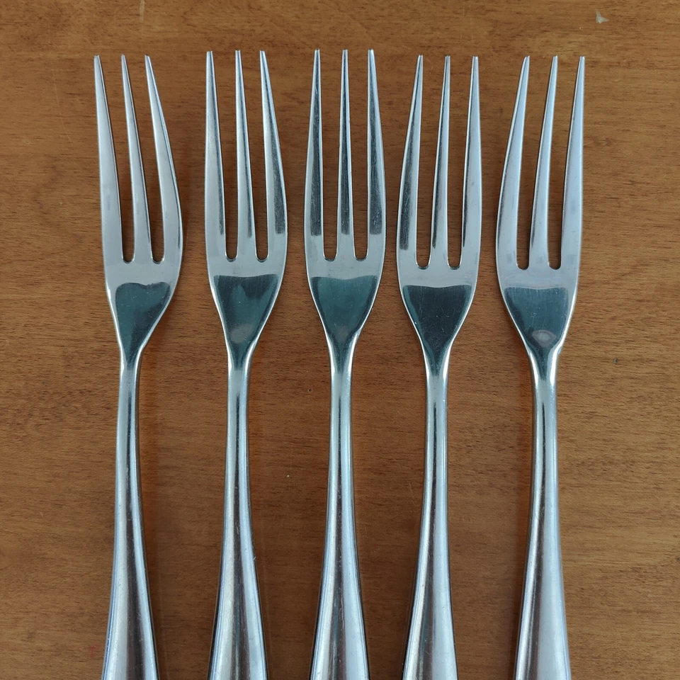 Nick Munro Bugatti Cutlery - Venezia Stainless 8 1/4" Dinner Forks Set of 5 - Image 2 of 4