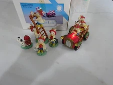 5 Pc Cottontail Lane Fire Truck w Flashing Light  & Characters
