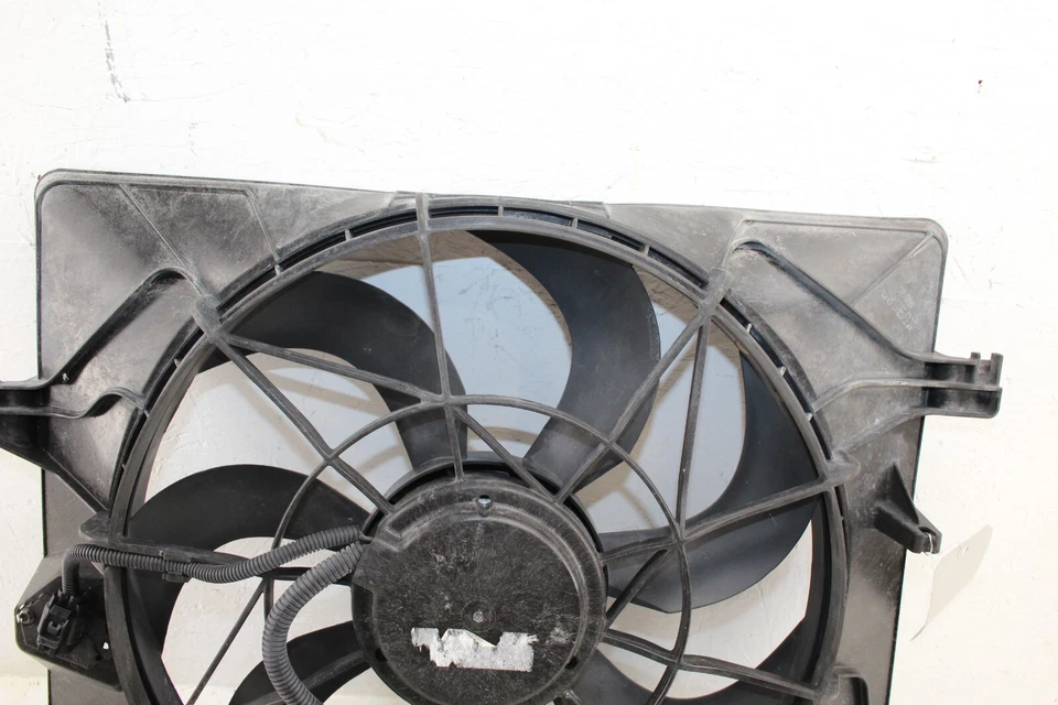 Conjunto de ventilador de radiador Hyundai Genesis 2010-2012 cupé 3,8 L OEM EG143 Foto 2 de 4