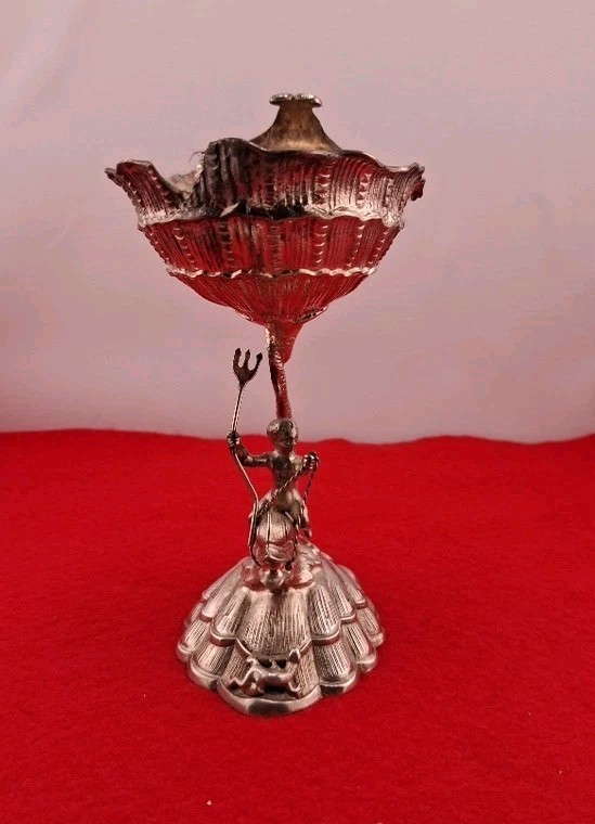 Antique silver dolphin salt cellar (274 g.)