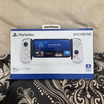 Backbone PlayStation Edition Low Latency Mobile Controller for iPhone Lightning