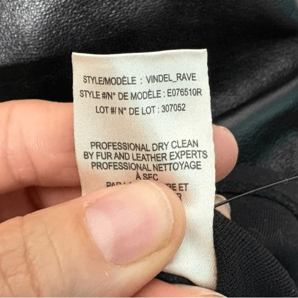 Camiseta sin mangas Theory negra con cuello en V de cuero tejida elástica trasera talla grande Foto 4 de 4