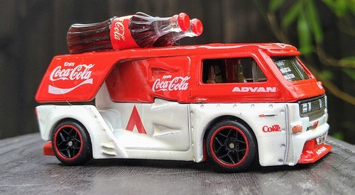 VW T3 Coca-Cola Supervan by Hot Wheels Modified Real Riders 1:64 - Picture 2 of 7
