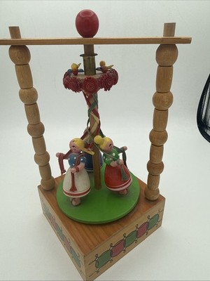 VTG Steinbach Maypole Dancers Spinning wood Music Box Liechtensteiner Polka Work