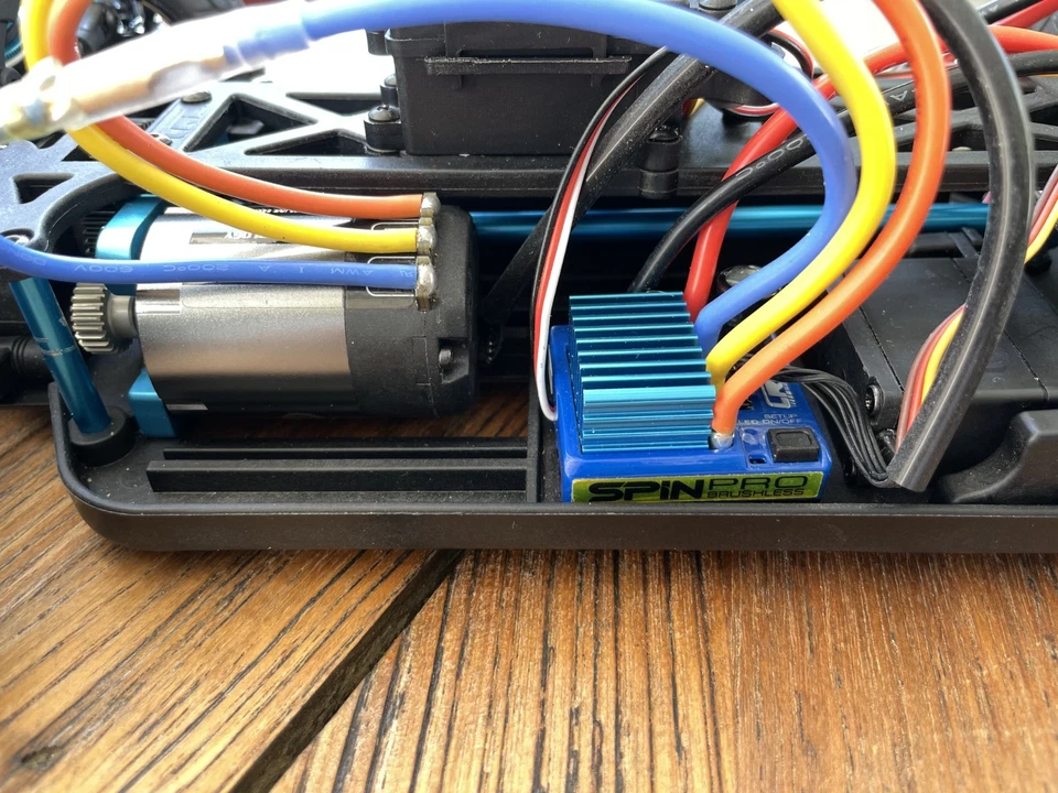 LRP S 10 Blast TC 2 Clubracer - Almost RTR - Brushless LRP Combo - Komplett Neu - Bild 2 von 4