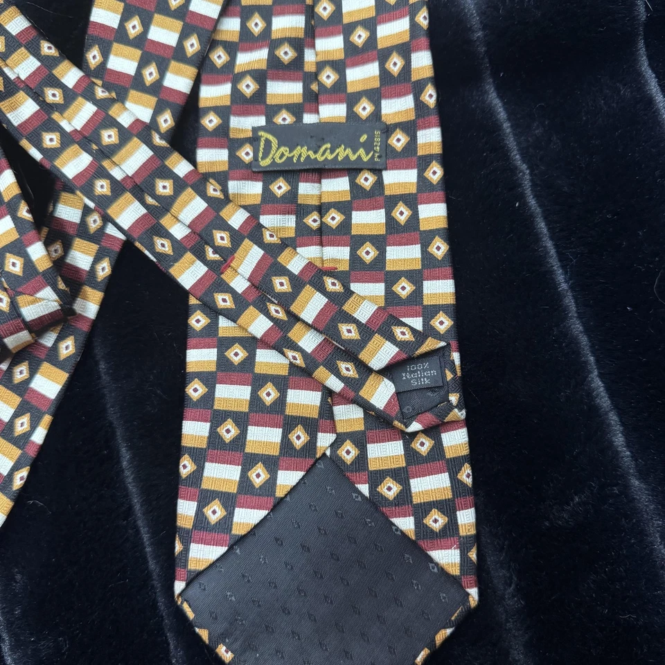Corbata Domani Para Hombre Talla Única Borgoña Dorado Geométrica Cuadros Seda Patrón Corbata Foto 2 de 4