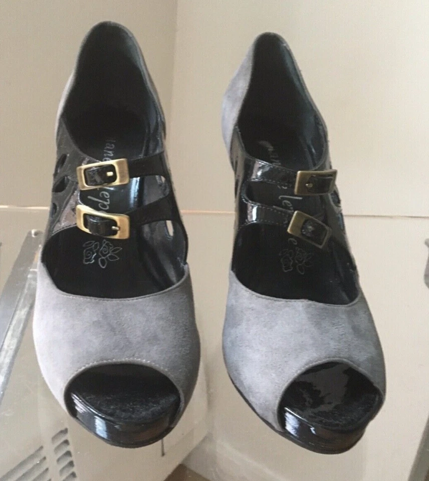 Nanette Lepore Gris Gamuza Negro Charol Hebilla Peep Toe Tacones Altos 7.5  Foto 2 de 4