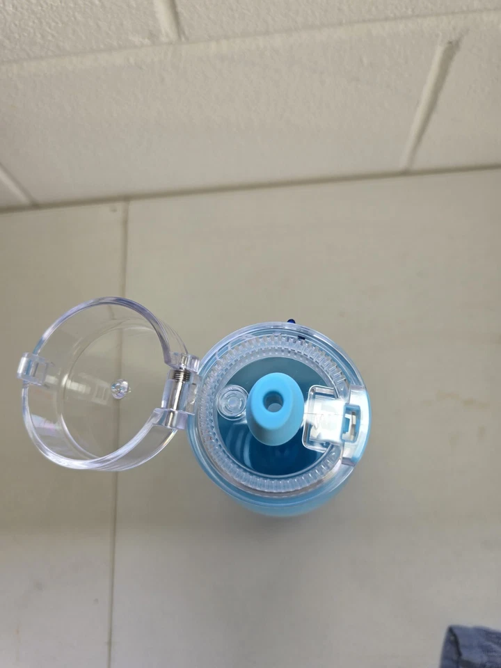 Dunkin’ Limited Edition Hydration Bottle New Release 40oz - Image 2 of 4