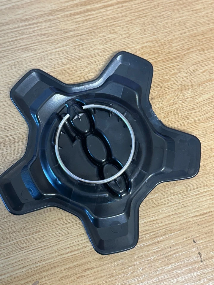 Fiat 500X Chrome Alloy Wheel Centre Cap  Single  with securing clip 735626311 - Image 2 of 2