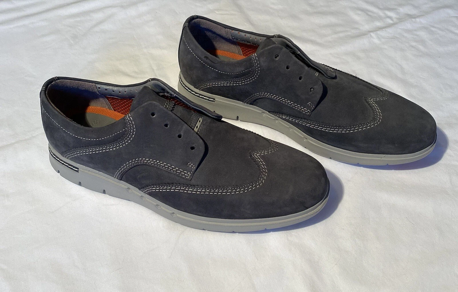 Scarpa Oxford Clarks 9 5M UNBYNER WAY grigio navy nabuk da uomo con lacci di ricambio