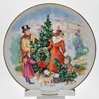 New ListingChristmas 90's 1990 Bringing Christmas Home Avon 22K Gold Trim Plate