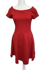 Red Monteau Dress_MidLength_SizeM