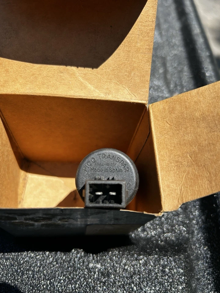 Bomba de líquido para lavadora de parabrisas para Saab 9-5 99-09 Cadillac Catera 97-01 90585761 Foto 2 de 3