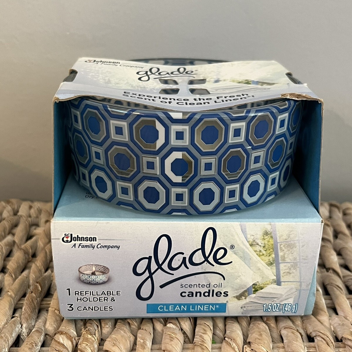 GLADE Clean Linen Scented Oil Candle Refillable Holder Candles