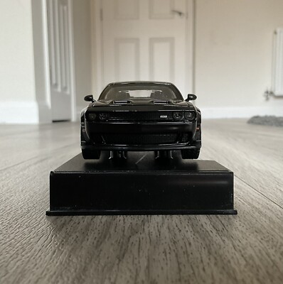 Dodge Challenger Hellcat 1:32 Die Cast Spielzeugauto mit Rückzug, Sound & Licht