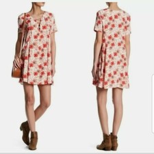 ASTR The Label Size Large Hibiscus Floral Short Sleeve Flutter Colorful Dress
