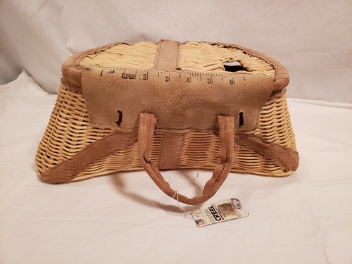 Rattan Fishing Creel w/ Danielson Tags, Unused, Light Tan, Velro Closure - Picture 4 of 12