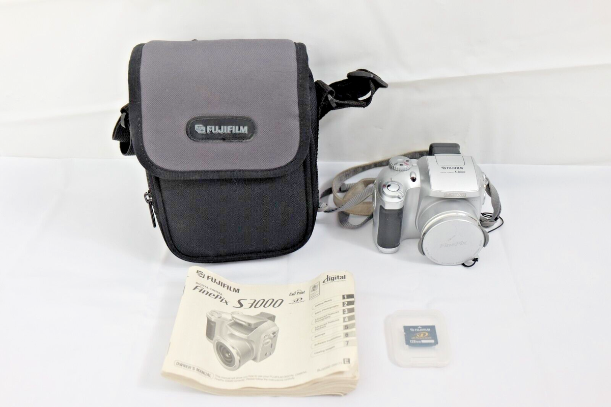 FUJIFILM FinePix S3000 3.2MP Digital Camera w/ Manual and SD Card