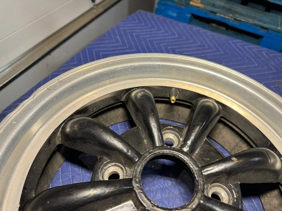 Llanta Porsche Karmann Ghia VW EMPI Mag genuina vintage 911 rueda 15x6 4x130 #3370E Foto 4 de 4