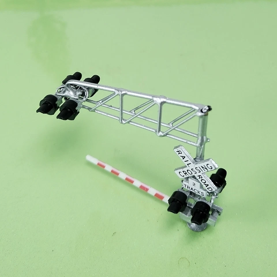 1 x N scale model cantilever grade crossing signal with gate arm barrier #C160G - Image 2 of 4