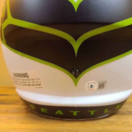 KENNETH WALKER SIGNED SEATTLE SEAHAWKS FULL SIZE HELMET BECKETT COA ROOKIE - Picture 5 of 6