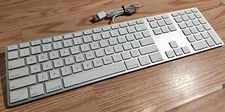 Apple A1243 Ultrathin Slim Wired Aluminum Keyboard 2x USB ports Silver