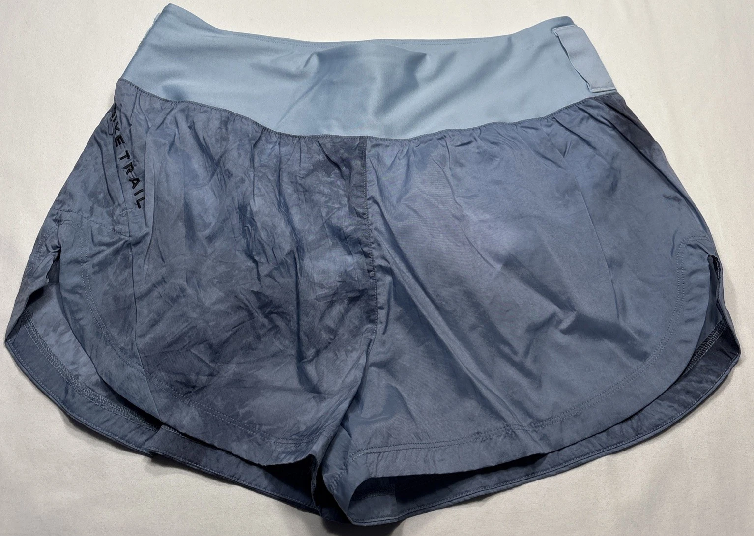 Nike Trail Women’s Repel Running Shorts Mid-Rise Brief-Lined 3" FN2647-440 Med
Opens in a new window