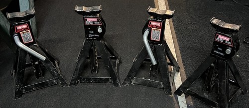 SET OF 4 CRAFTSMAN  2 1/4 TON 4,500 LBS JACK STANDS 2 NO. 50176 & 2 NO. 50182