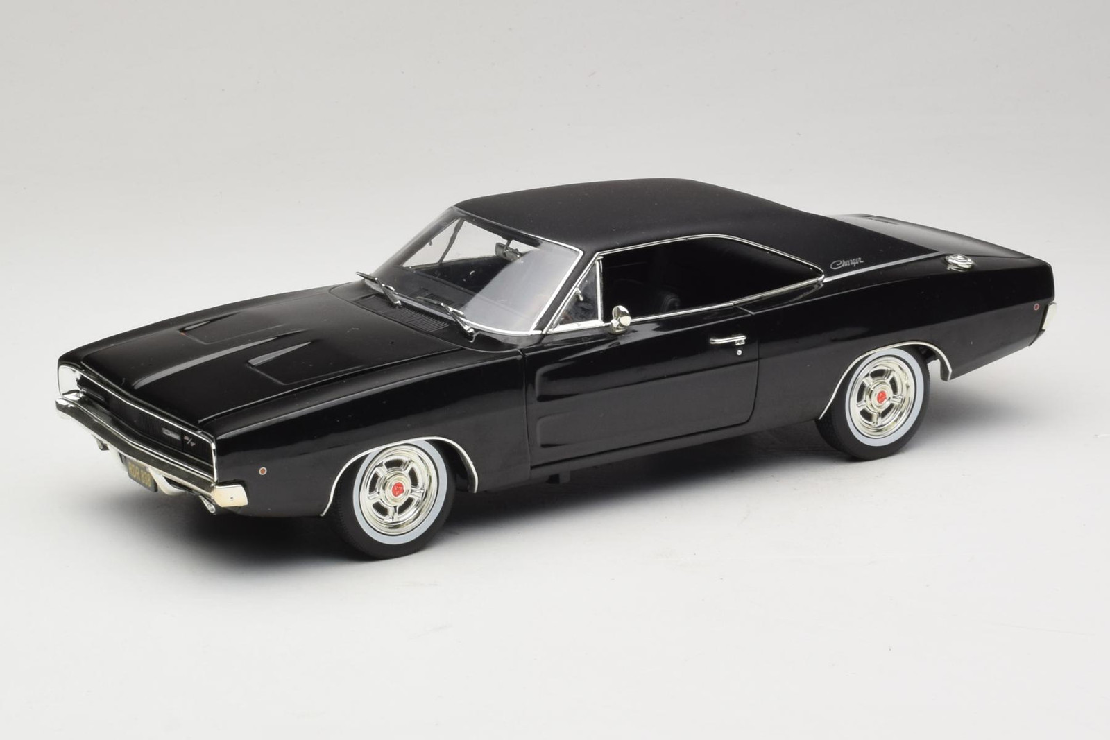 12839 Dodge Charger R/T Steve McQueen Bullit Movie Greenlight 1/18