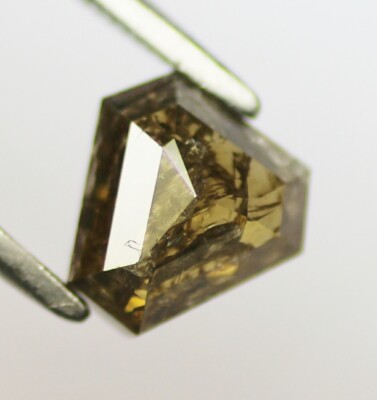 1.68 Karat Trillion Form Braune Farbe Natürlich Loser Diamant