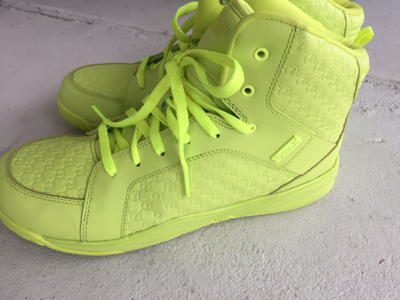 zumba women's impact max sneaker