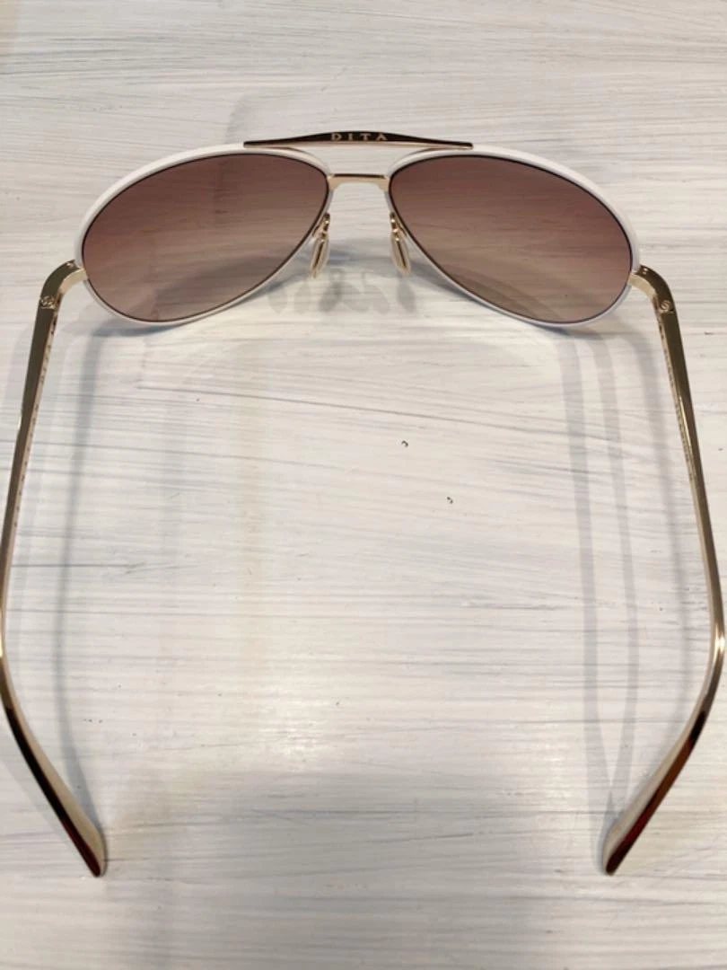 Dita Flight Titanium Estnation