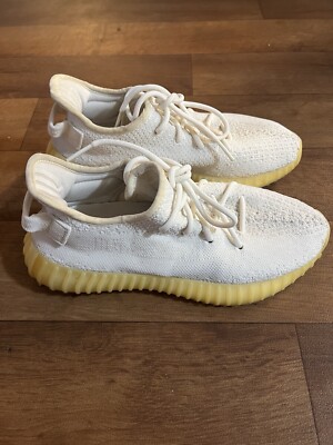 Adidas Yeezy Boost 350 V2 Cream Triple White Low Sneakers  display picture 3