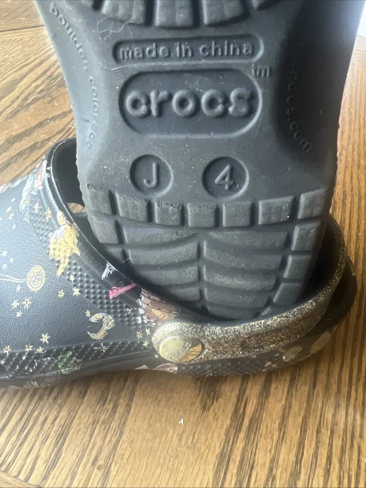 Vera Bradley Harry Potter Friends At Hogwarts Ditsy Crocs Clogs Size J4 - Image 4 of 4