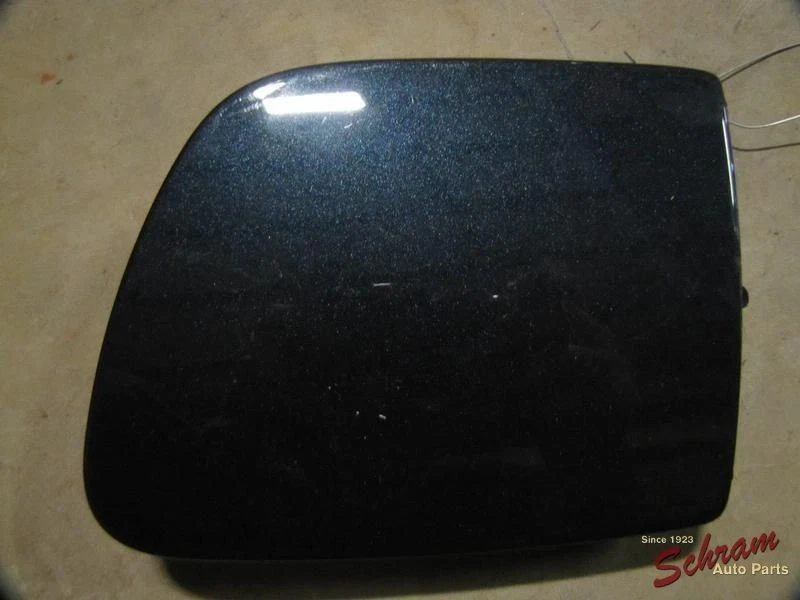 2013 Chevrolet Corvette Fuel Filler Door 1358650 - Image 2 of 2