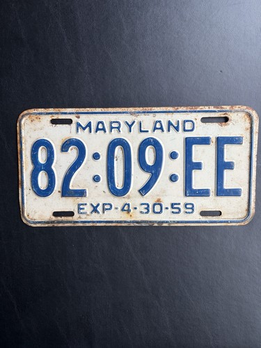 1959 Maryland License Plate 82 : 09 : EE