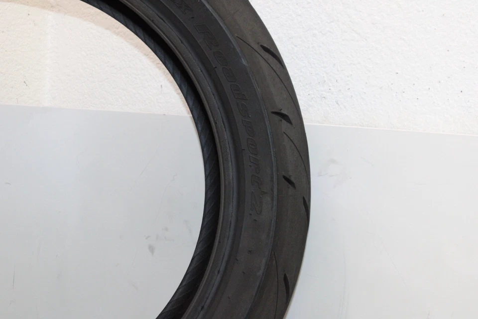 06-07 SUZUKI GSXR 750 OEM REAR BACK TIRE WHEEL - Image 3 of 4