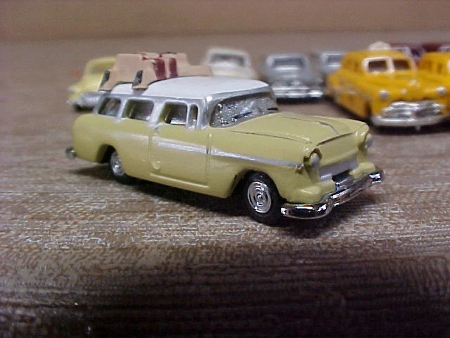 1948 to 1956 Automobiles - 19 N scale Vehicle Car Lot - Image 4 of 4