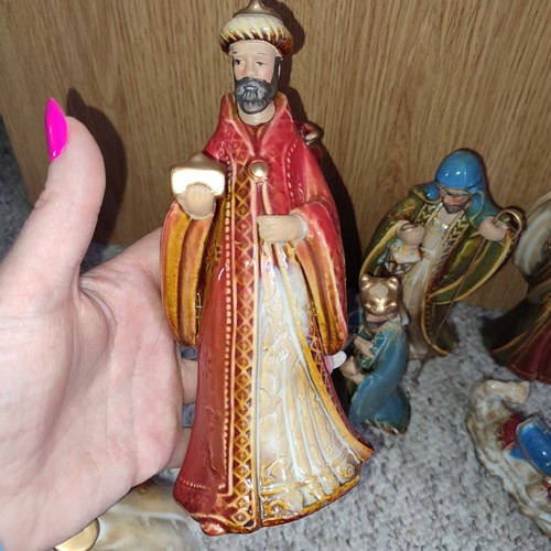 Vintage Large 48cm Deluxe Porcelain Christmas Nativity Scene -Detailed Figurines - Picture 13 of 24