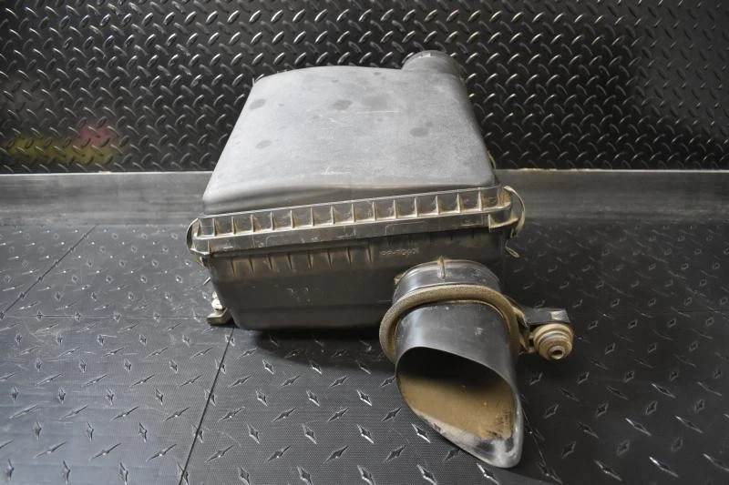 2007-2019 Toyota Tundra Sequoia Air Cleaner Intake Box Assembly OEM - Image 2 of 4